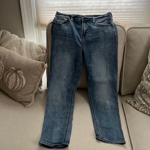 Old Navy Perfect Straight Jeans.  Size 6.